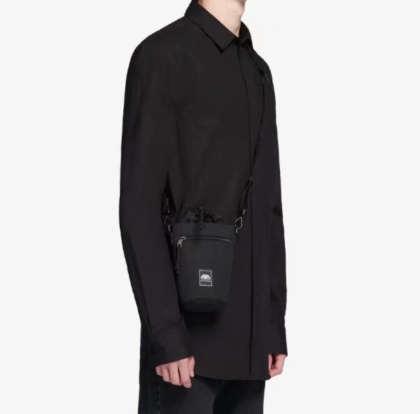 발렌시아가 남성 블랙 카메라백 - Balenciaga Mens Black Camera Bag - ba106x