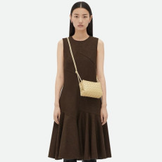 보테가 베네타 여성 카메라 백- Bottega veneta Womens Camera Bag - bvb4743x